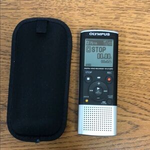 Olympus Digital Voice Recorder with Case VN 8100 PC